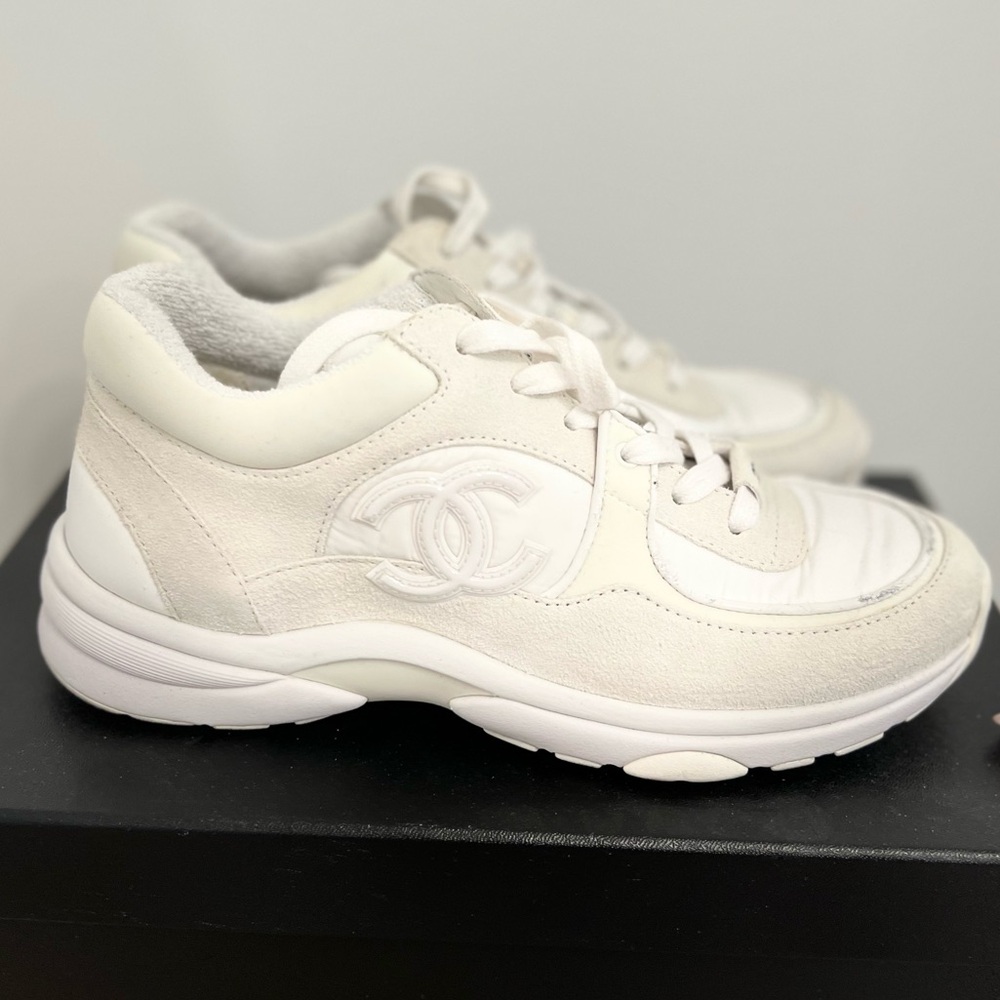Chanel Sneakers (39.5)